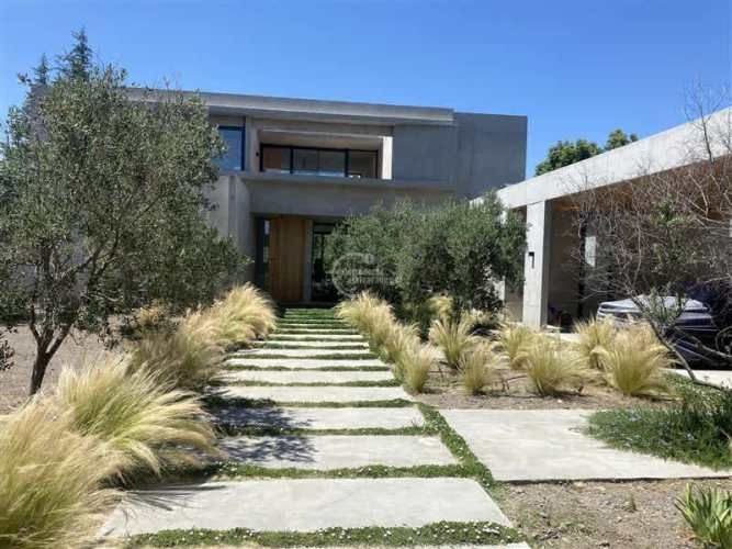 CASA Brisas de Chicureo