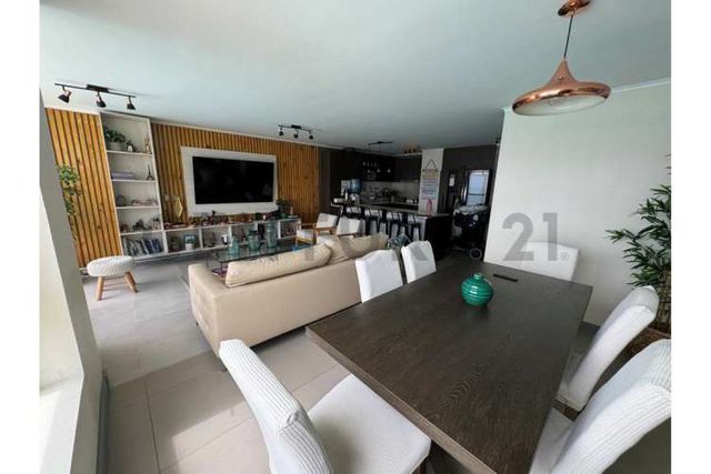 Se Vende Penthouse amoblado de 3 niveles en Laguna del Mar
