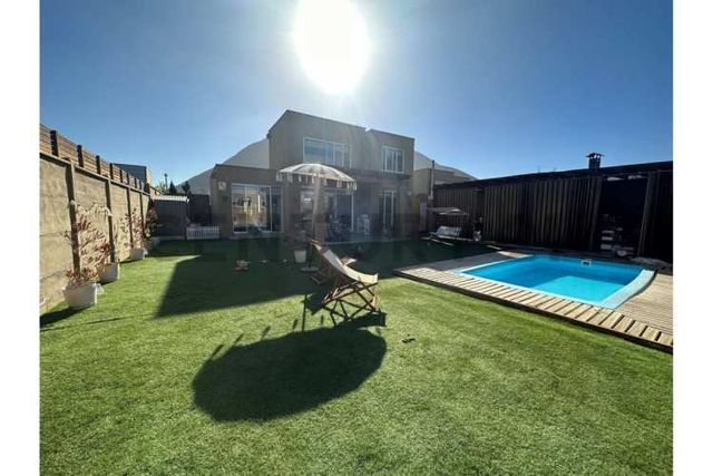 Vendo casa con piscina en La Serena