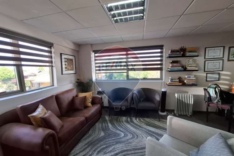 Se vende oficina, edificio cero k