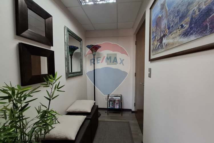 Se vende oficina, edificio cero k