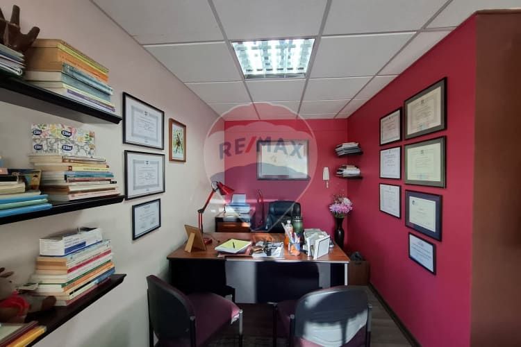 Se vende oficina, edificio cero k