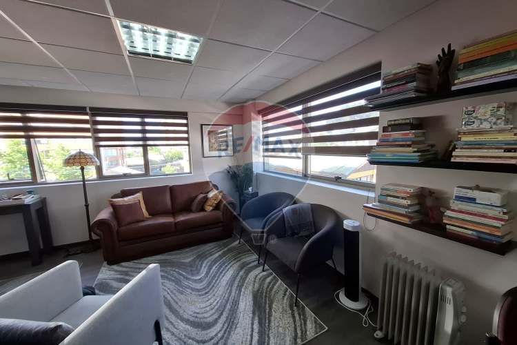 Se vende oficina, edificio cero k