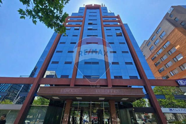 Arriendo oficina con terraza en vitacura