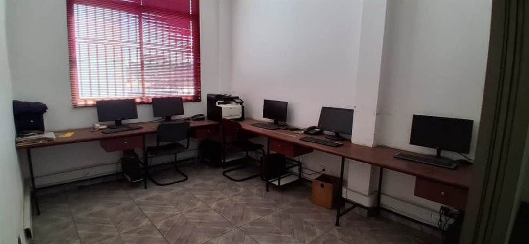 OFICINA Madrid entre Santa Elvira y Victoria