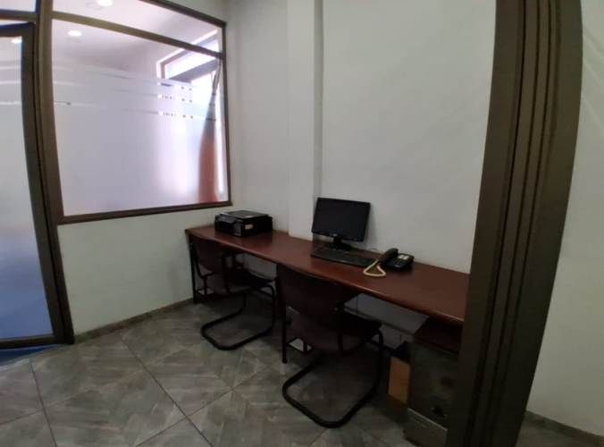 OFICINA Madrid entre Santa Elvira y Victoria