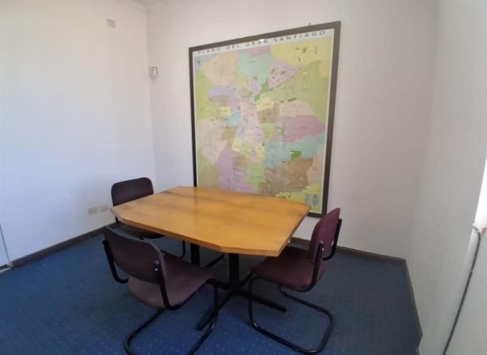 OFICINA Madrid entre Santa Elvira y Victoria