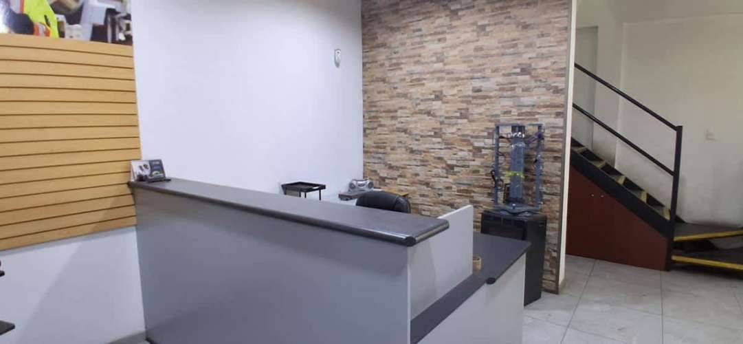 OFICINA Madrid entre Santa Elvira y Victoria