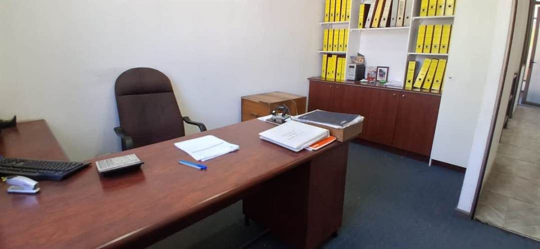 OFICINA Madrid entre Santa Elvira y Victoria