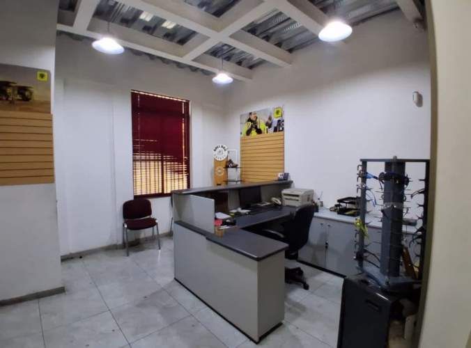 OFICINA Madrid entre Santa Elvira y Victoria