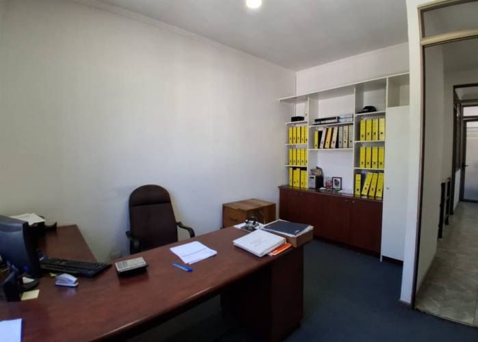 OFICINA Madrid entre Santa Elvira y Victoria