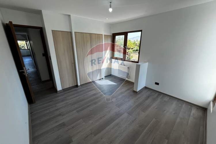 Impresionante casa en chicureo: espacio y confort