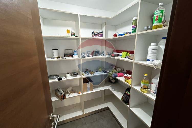 Impresionante casa en chicureo: espacio y confort