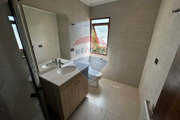 Impresionante casa en chicureo: espacio y confort