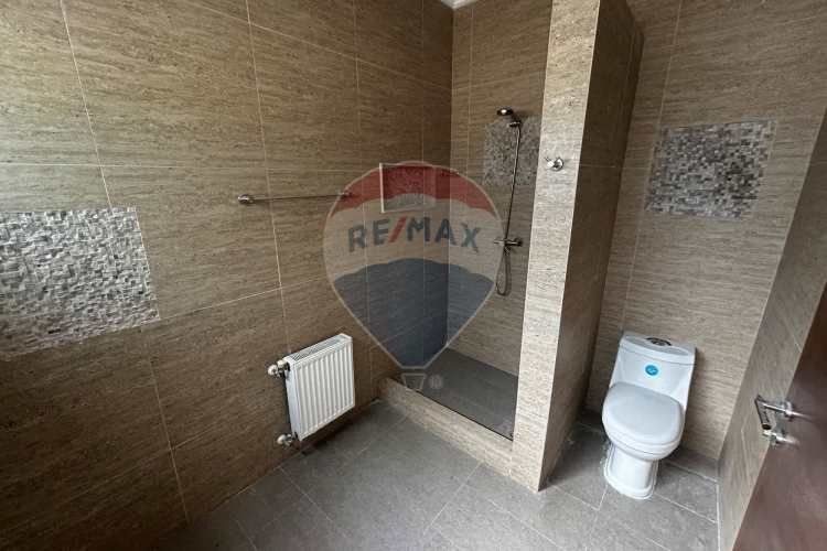 Impresionante casa en chicureo: espacio y confort