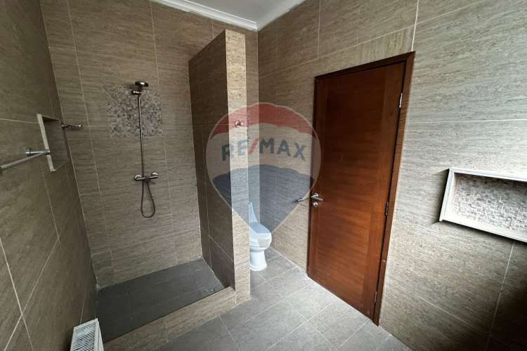 Impresionante casa en chicureo: espacio y confort