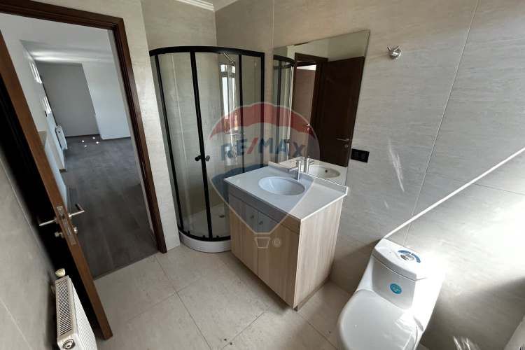 Impresionante casa en chicureo: espacio y confort