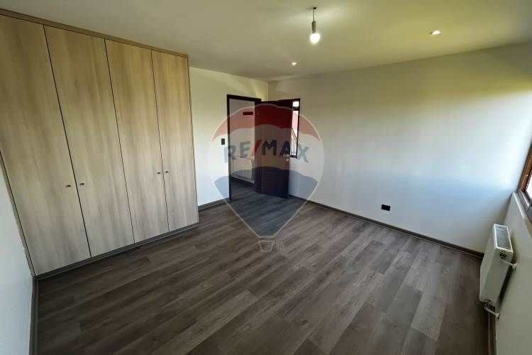 Impresionante casa en chicureo: espacio y confort