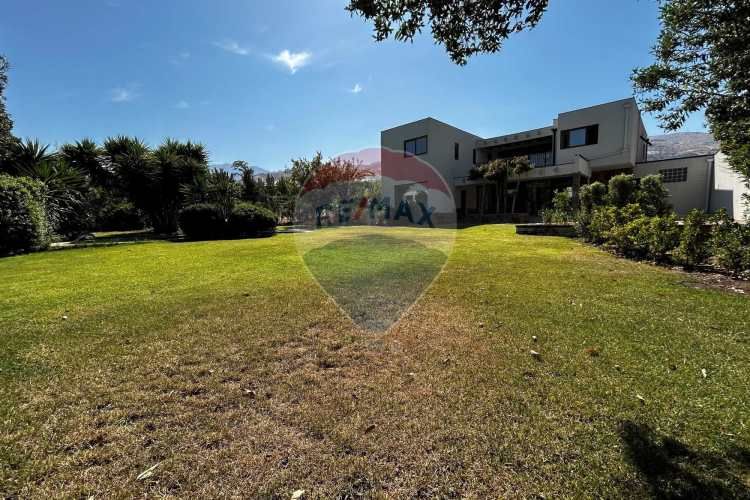 Impresionante casa en chicureo: espacio y confort