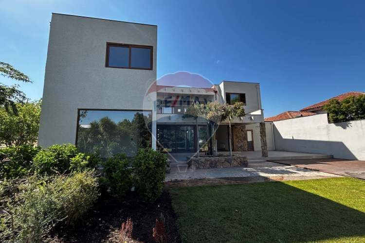 Impresionante casa en chicureo: espacio y confort