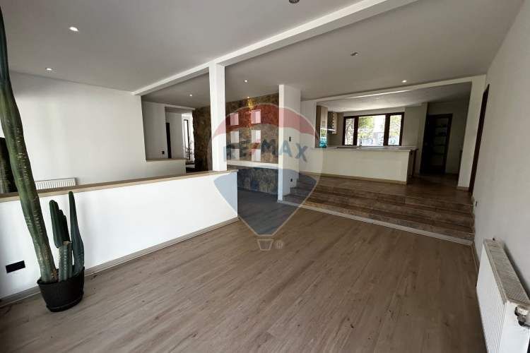 Impresionante casa en chicureo: espacio y confort