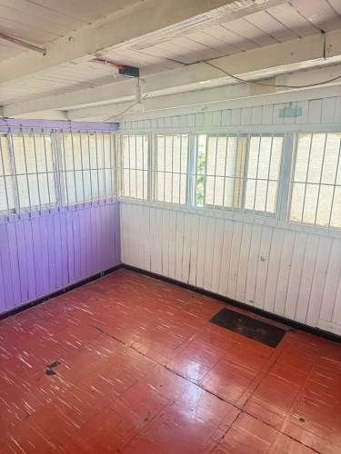 PROPIEDAD CON 4 DEPTO + CASA PRINCIPAL