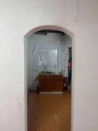 PROPIEDAD CON 4 DEPTO + CASA PRINCIPAL