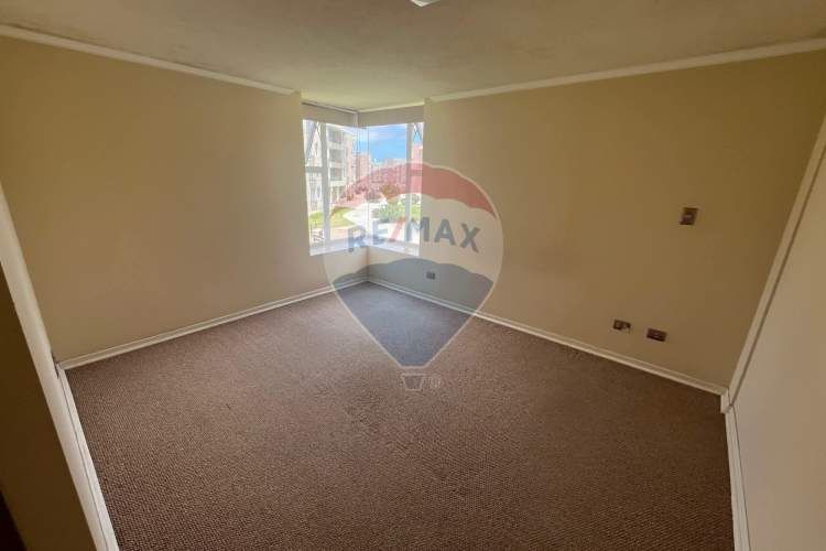 Depto 3 dormitorios en condominio con áreas verdes