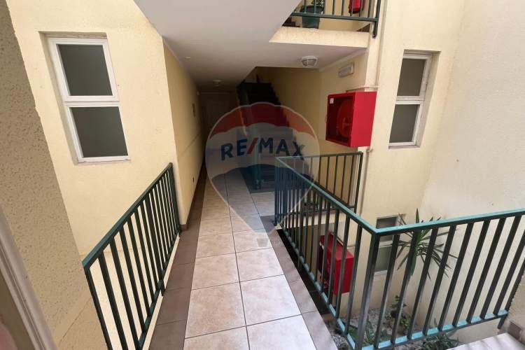 Depto 3 dormitorios en condominio con áreas verdes