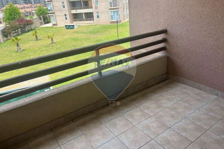 Depto 3 dormitorios en condominio con áreas verdes