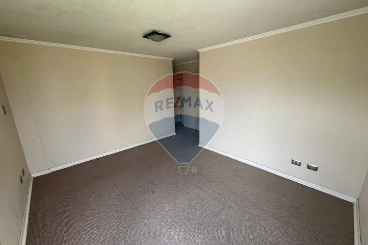 Depto 3 dormitorios en condominio con áreas verdes