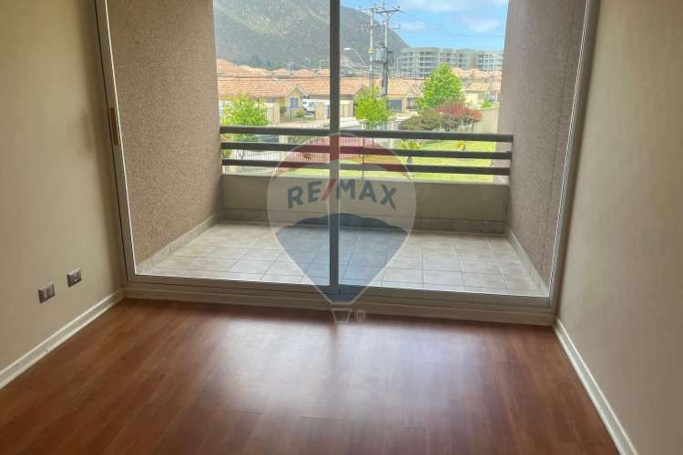 Depto 3 dormitorios en condominio con áreas verdes