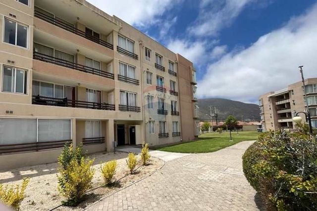 Depto 3 dormitorios en condominio con áreas verdes