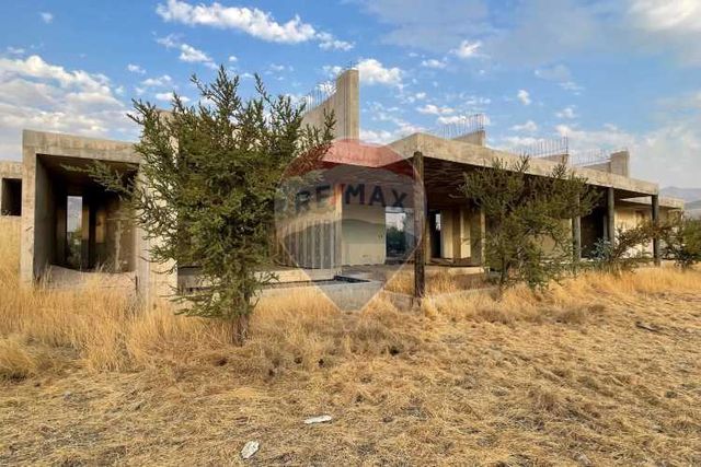 Sólida construcción de casa en desarrollo/chicureo