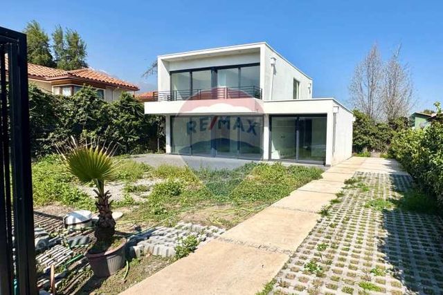 Mediterránea en condominio en la reina