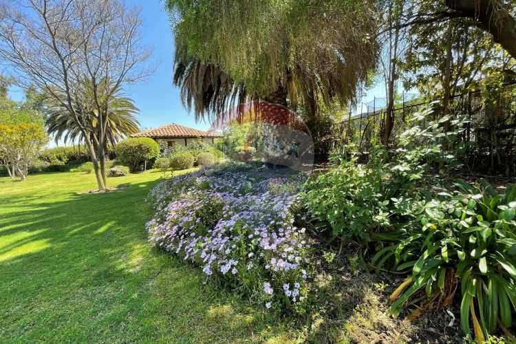 Preciosa casa chilena diseño, sector piedra roja