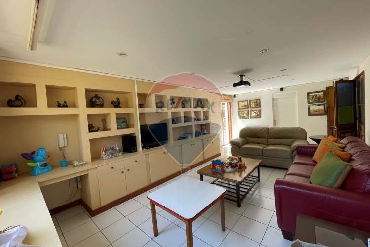 Preciosa casa chilena diseño, sector piedra roja