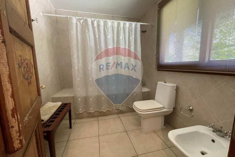 Preciosa casa chilena diseño, sector piedra roja