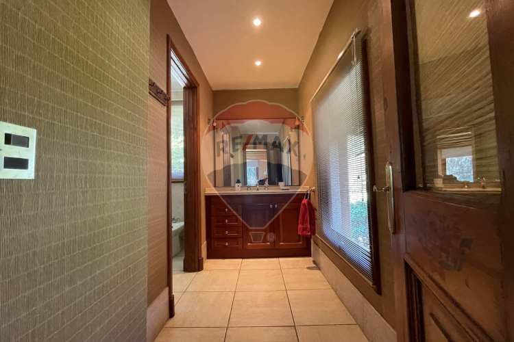 Preciosa casa chilena diseño, sector piedra roja