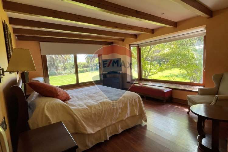 Preciosa casa chilena diseño, sector piedra roja