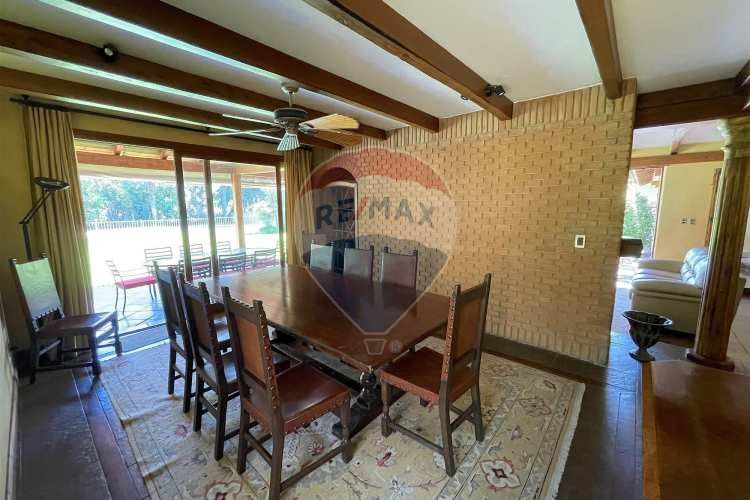 Preciosa casa chilena diseño, sector piedra roja