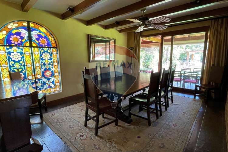 Preciosa casa chilena diseño, sector piedra roja