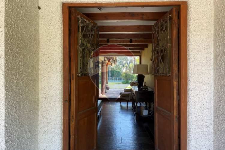 Preciosa casa chilena diseño, sector piedra roja