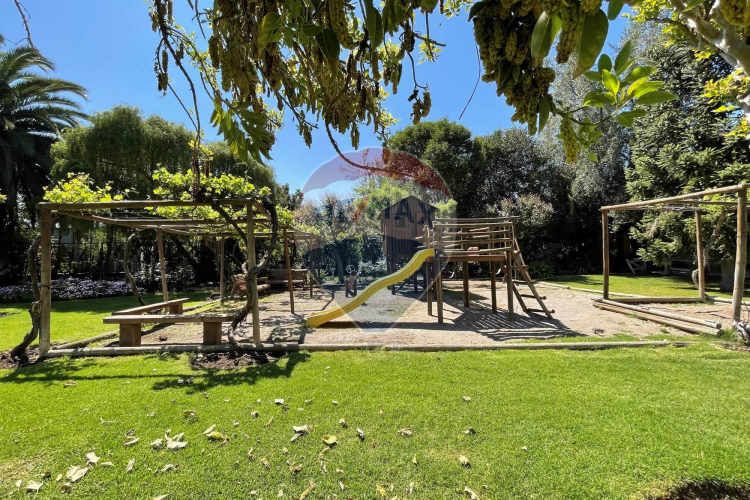 Preciosa casa chilena diseño, sector piedra roja