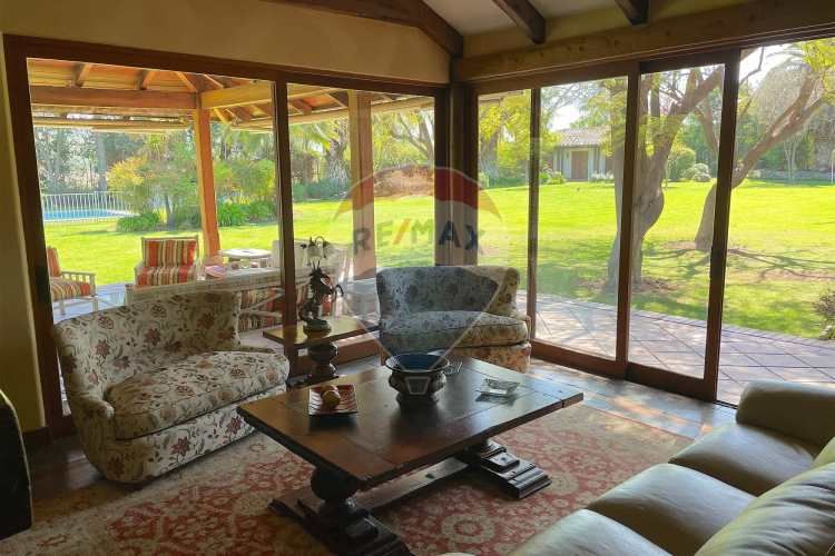 Preciosa casa chilena diseño, sector piedra roja