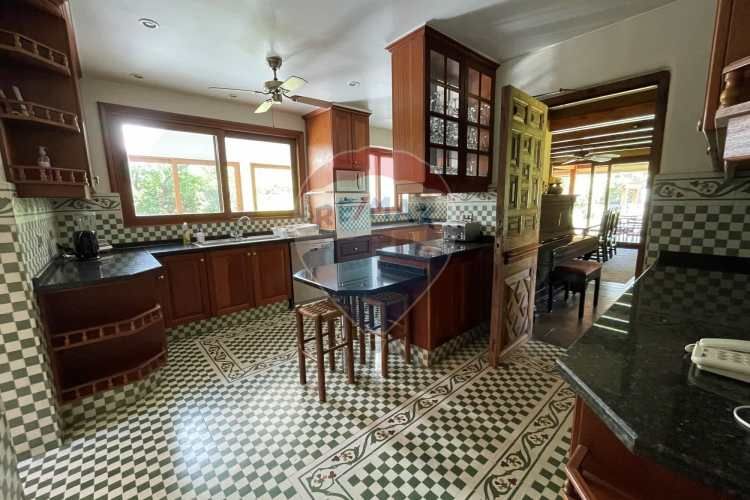 Preciosa casa chilena diseño, sector piedra roja