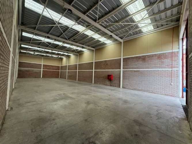 BODEGA Jose Bess 1157