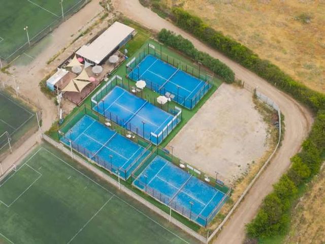 DERECHO A LLAVE  CLUB DE PÁDEL OPERATIVO EN LA SERENA