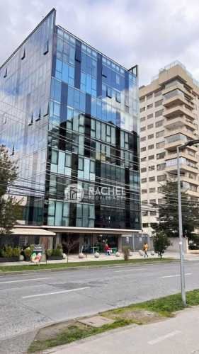 EN VENTA OFICINA 2 PRIVADOS Y SALA DE REUNIONES EN AVENIDA ALEMANIA.