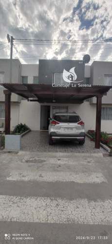 LA FLORIDA HERMOSA CASA EN CONDOMINIO